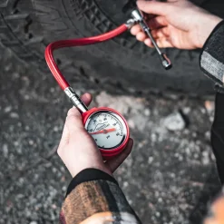 [FREEDOM SELF-CONTAINED EZ-RAPID TIRE DEFLATION TOOL WITH GAUGE]